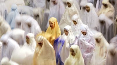 Hukum Salat Jumat bagi Wanita